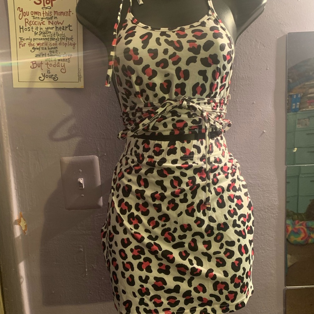 A 2 piece skirt set
